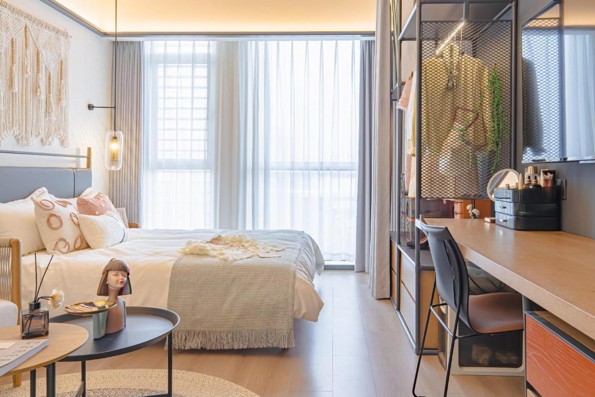 T Hotel 5*